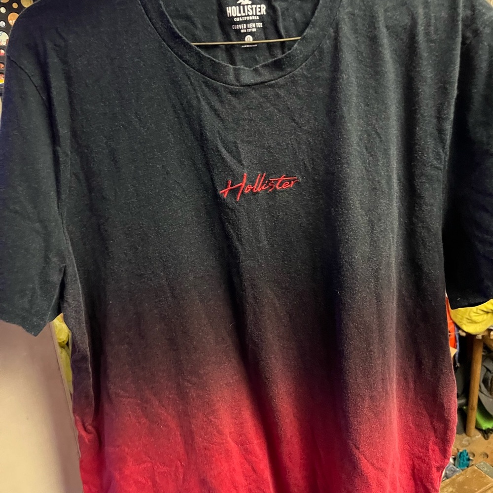 Hollister Black to Red Ombre Crew Neck Tee